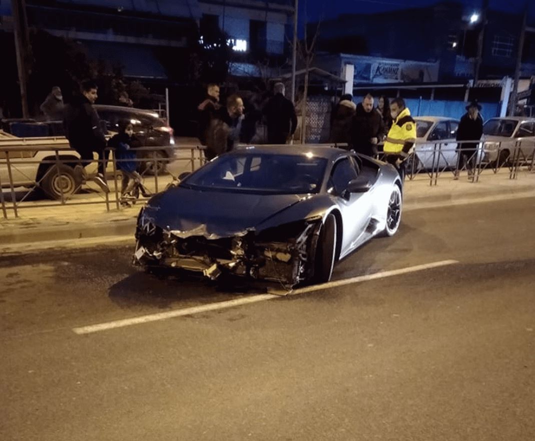Τροχαίο με Lamborghini στη Λάρισα!