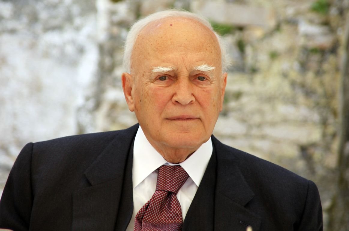 Πέθανε ο Κάρολος Παπούλιας