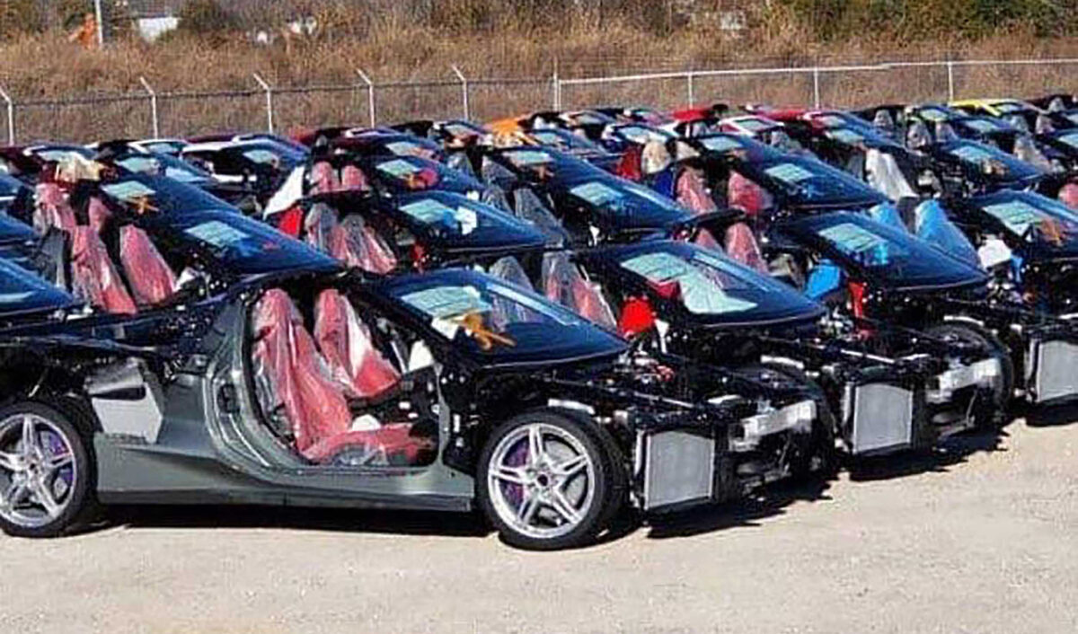 120 Corvettes στο δρόμο για τα παλιοσίδερα