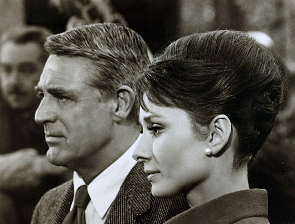 Charade | Η τελευταία λάμψη του Χόλιγουντ με τον Cary Grant & την Audrey Hepurn