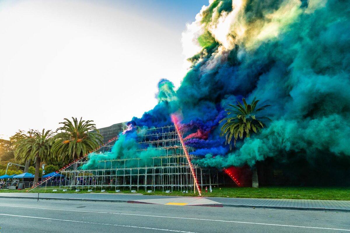 Τα βραβευμένα πυροτεχνήματα της Judy Chicago