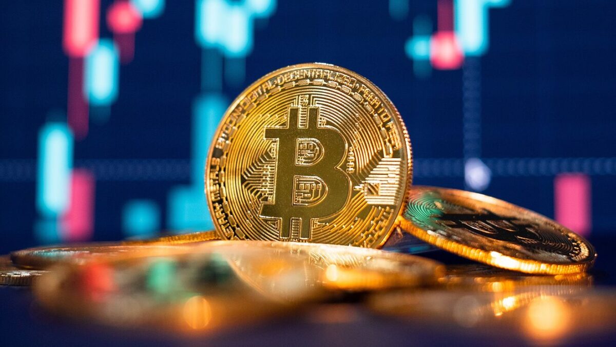 Σε τροχιά ελεύθερης πτώσης το Bitcoin μετά από απόφαση της Κεντρικής Τράπεζας της Ρωσίας