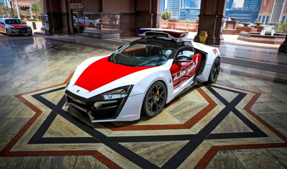 Τα απόλυτα super cars στην υπηρεσία του νόμου