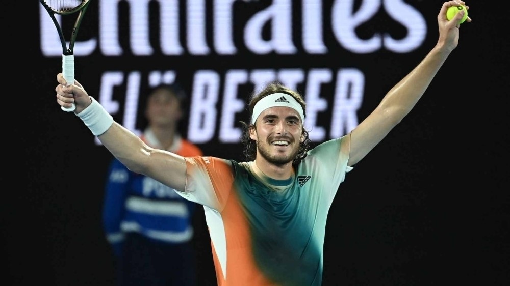 Australian Open | Ο Τσιτσιπάς νίκησε 3-0 τον Σίνερ και παίζει ημιτελικό με τον Μεντβέντεφ