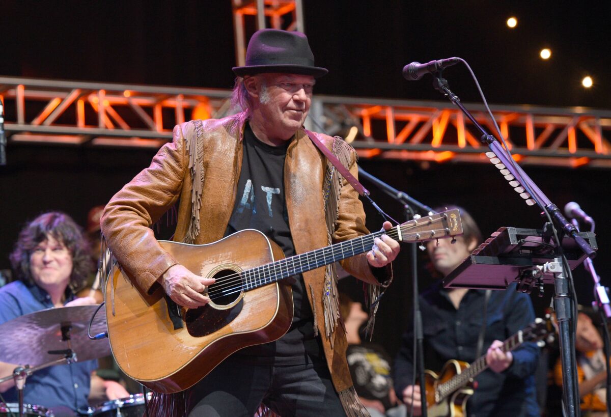 Εκτός Spotify όλη η δισκογραφία του Neil Young