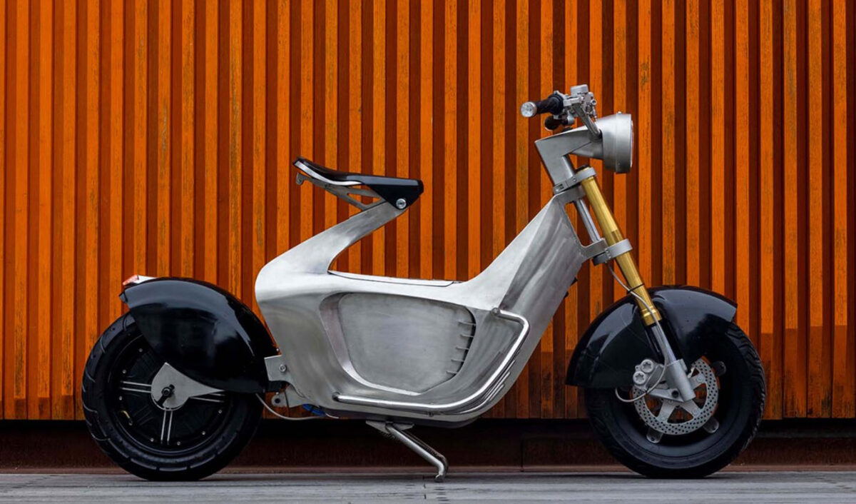 Origami από σίδερο = ηλεκτρικό scooter