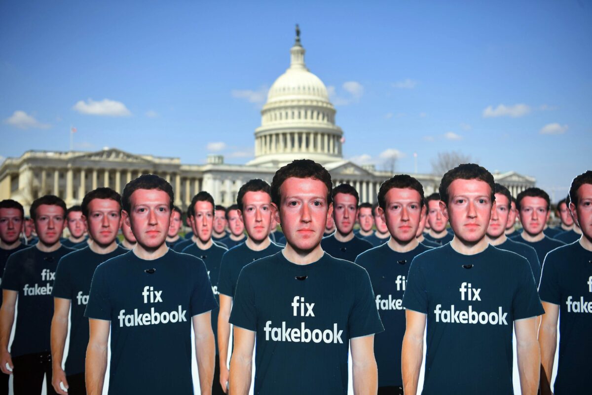 Γιατί η βουτιά της Facebook δεν είναι καθόλου τυχαία
