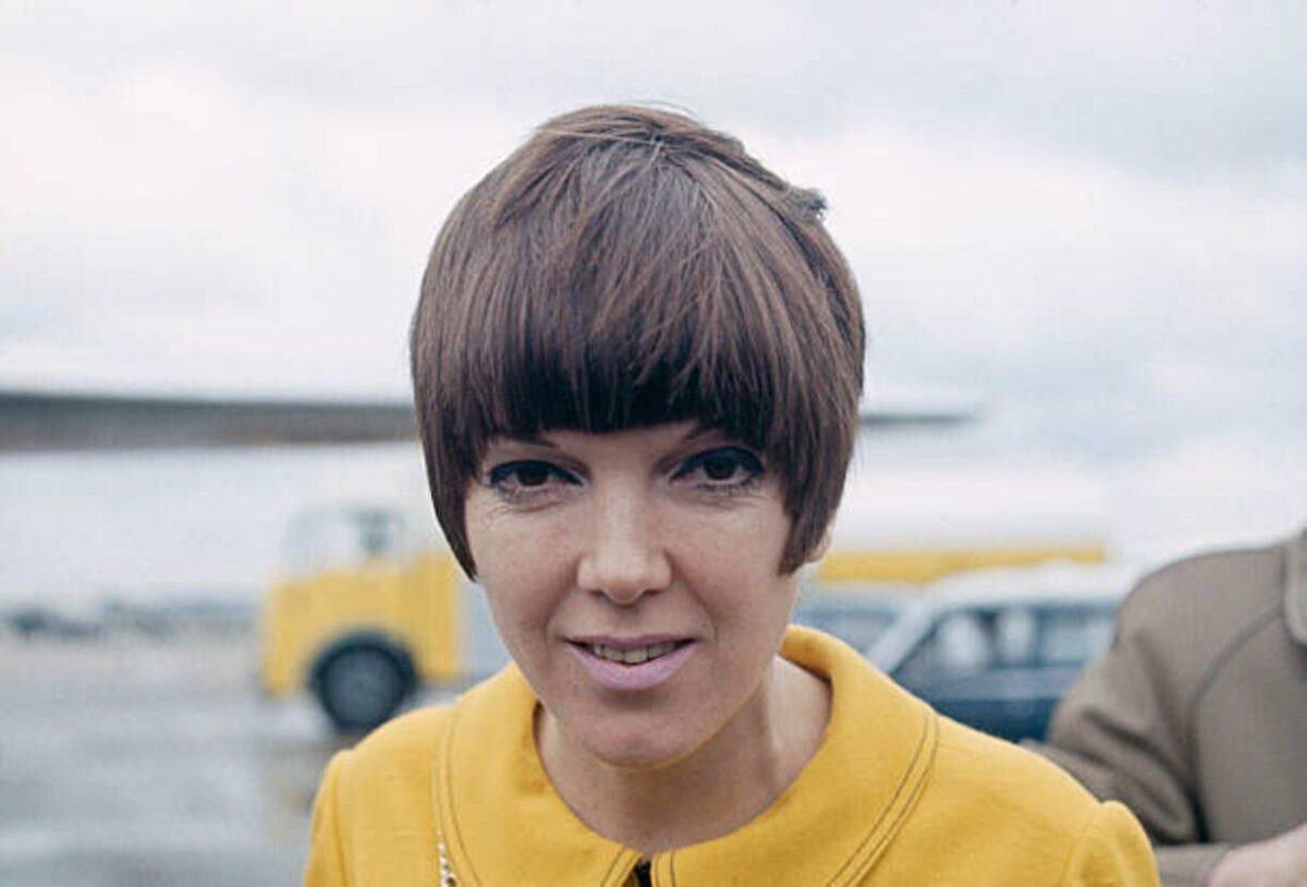 Mary Quant | Η γυναίκα που έφερε την επανάσταση στη γυναικεία μόδα με τη μίνι φούστα