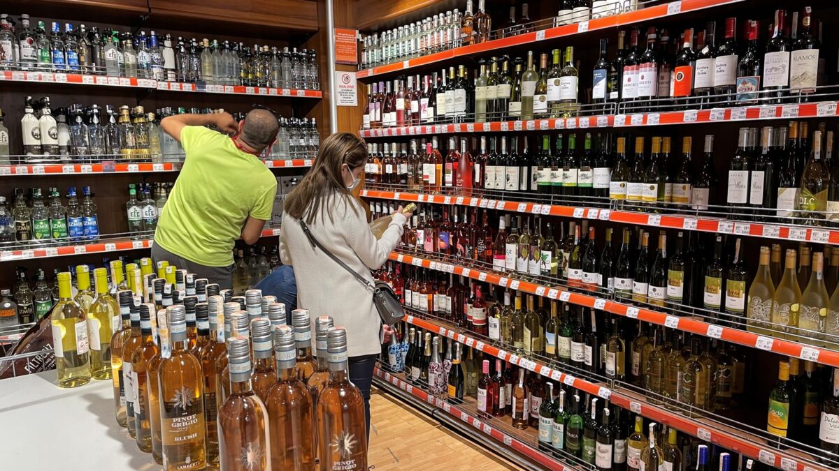 Εφαρμογή που μαντεύει την ηλικία του καταναλωτή επιστρατεύεται στην πώληση αλκοόλ
