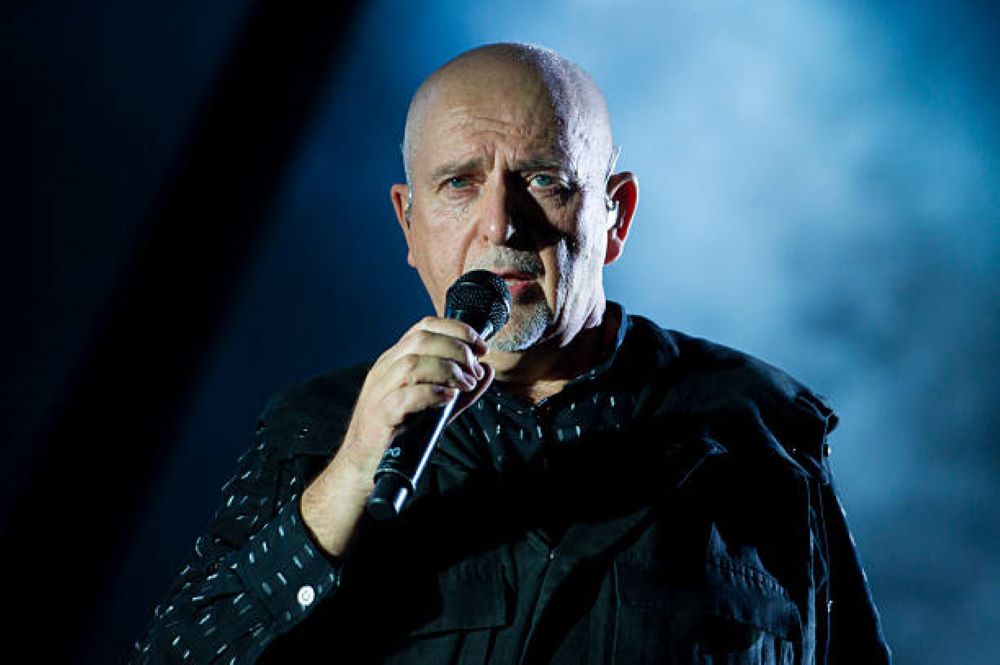 Peter Gabriel | Ο πρωτοπόρος καλλιτέχνης με την εκπληκτική φωνή που βραβεύτηκε ως ο Άνθρωπος της Ειρήνης