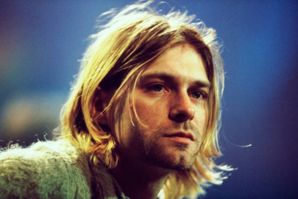 Kurt Cobain | Η θυελλώδης σχέση & τo μυστήριο γύρω από τον θάνατο ενός μουσικού ειδώλου