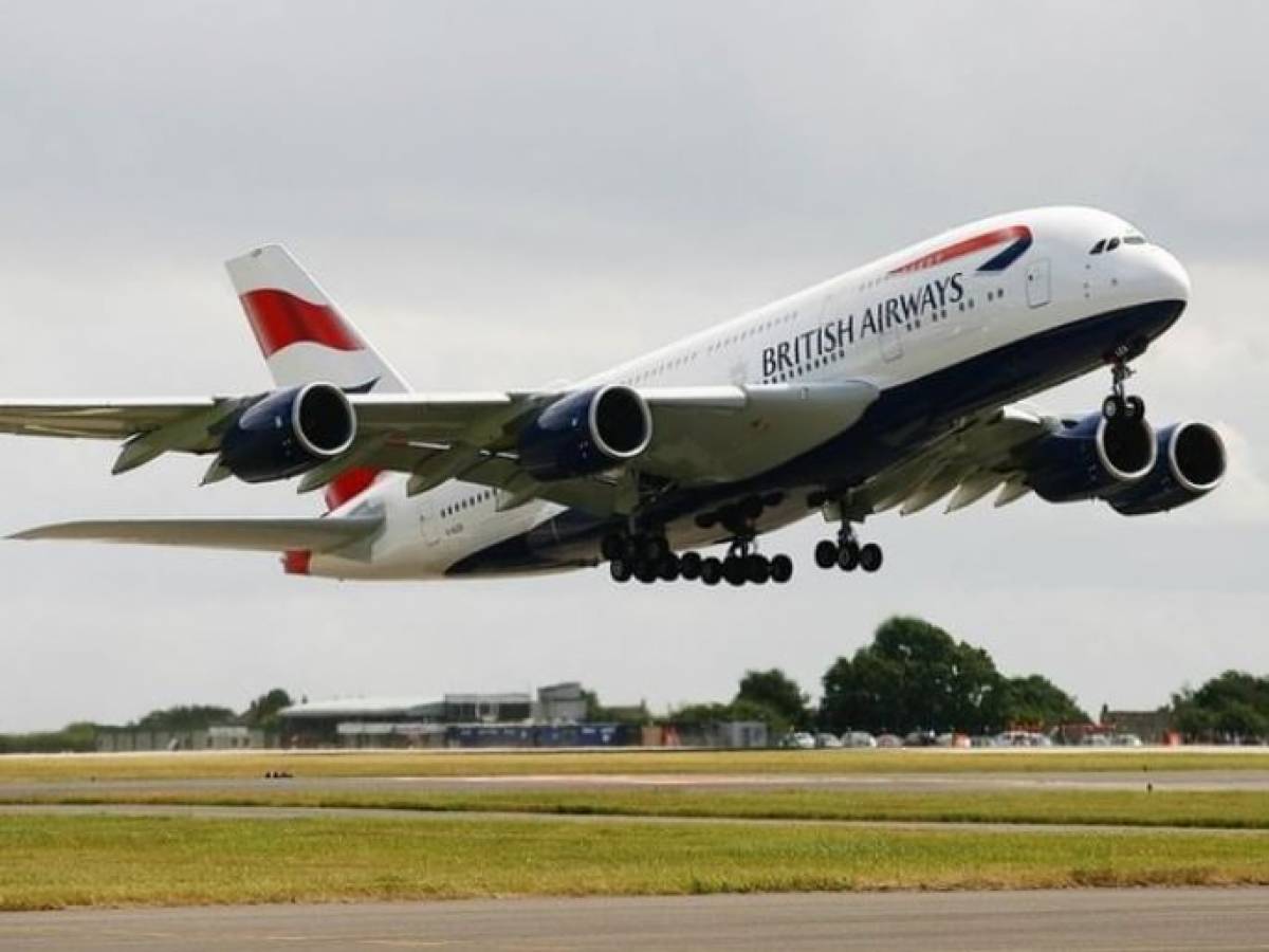 Τέλος για τις βρετανικές αεροπορικές εταιρείες οι πτήσεις πάνω από την Ρωσία