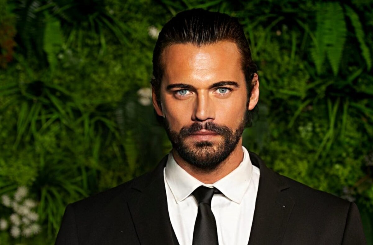 Theo Alexander |   Η τέχνη πρέπει να είναι επικίνδυνη και για να κάνεις κάτι που αξίζει πρέπει να είσαι στην κόψη του ξυραφιού.