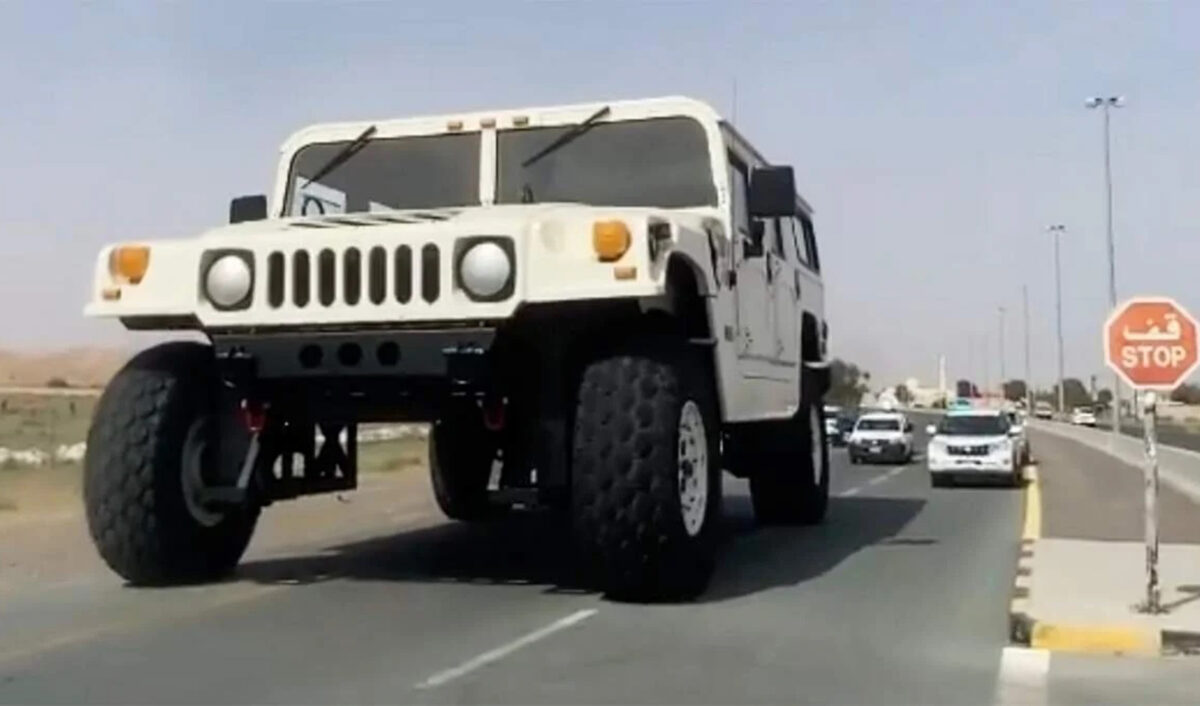 Το μεγαλύτερο Hummer στον πλανήτη εμφανίστηκε στο Dubai