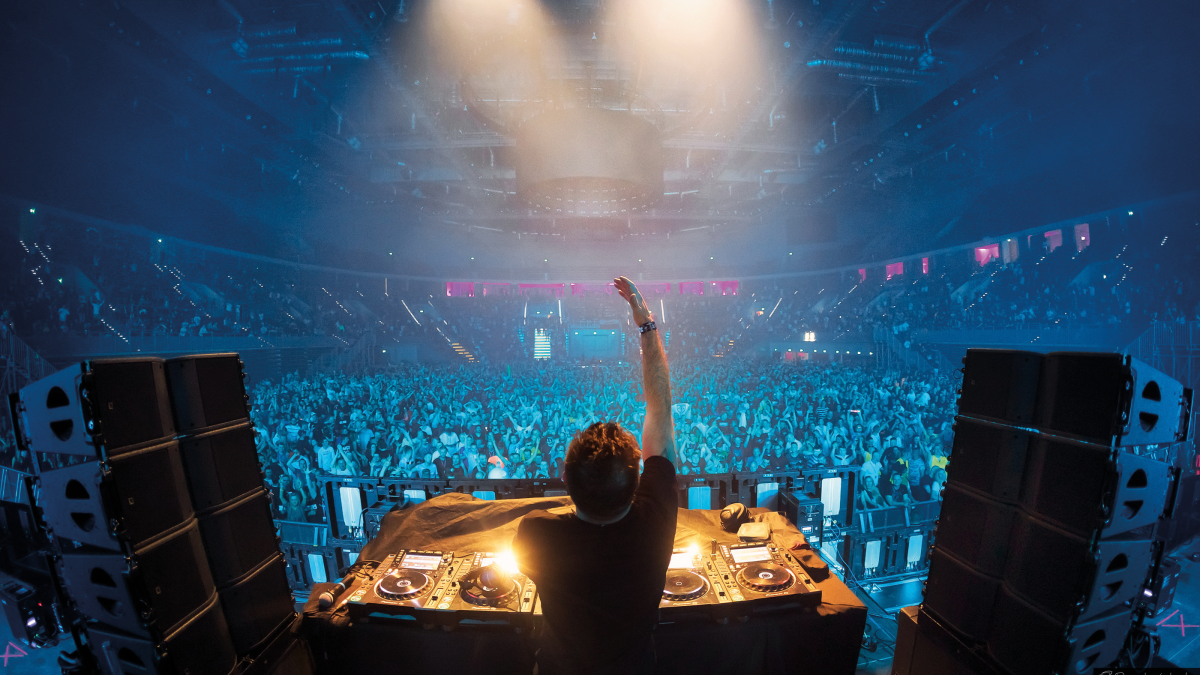 Ο σούπερ σταρ DJ και δισκογραφικός παραγωγός Paul Oakenfold λανσάρει τη βιογραφία του