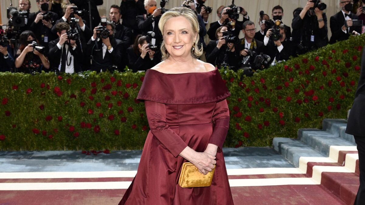 Εμφάνιση φωτιά της Χίλαρι Κλίντον στο Met Gala 2022