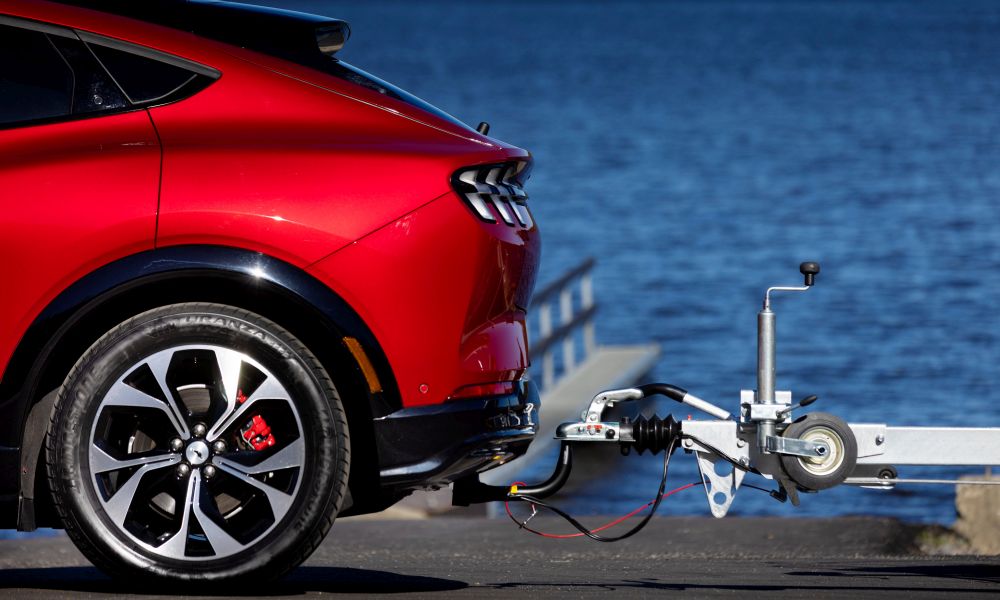 Έχεις σκάφος; Πάρε μία Mustang Mach-E