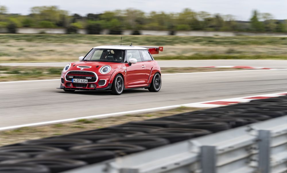 Το MINI John Cooper Works πάει για… 24ωρο!
