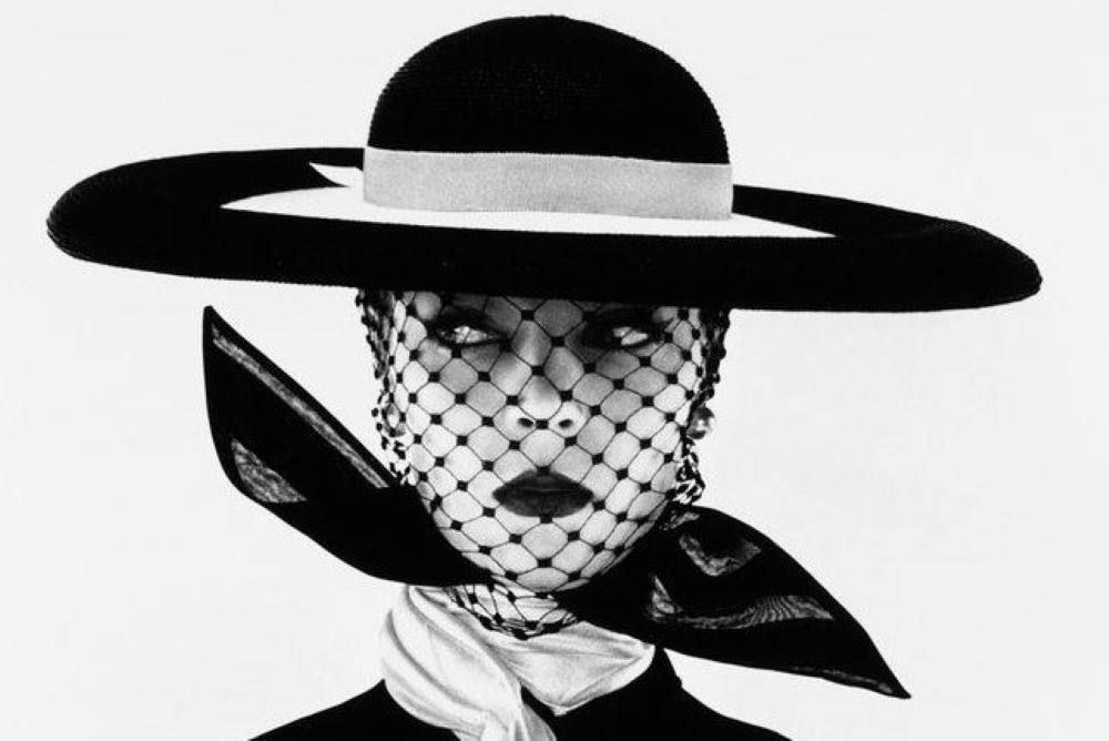 Irving Penn | Ο κορυφαίος φωτογράφος του 20ού αιώνα που ‘παραβίασε’ τους κανόνες & ξεπέρασε τη μόδα