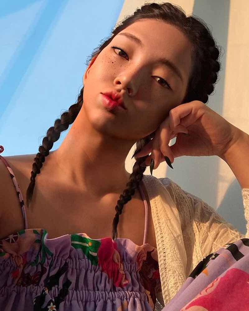 Rozy, μια εικονική influencer για πρώτη φορά σε ραδιοφωνικό πρόγραμμα