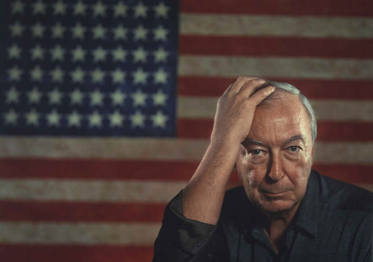 Jasper Johns | O διάσημος pop art καλλιτέχνης που ενέπνευσε τον Andy Warhol