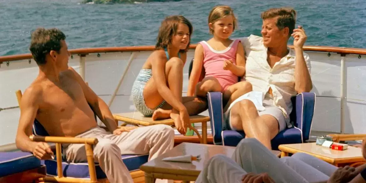 JFK Kennedy |Το τελευταίο καλοκαίρι της ζωή του & ο θάνατος του νεογέννητου γιου του