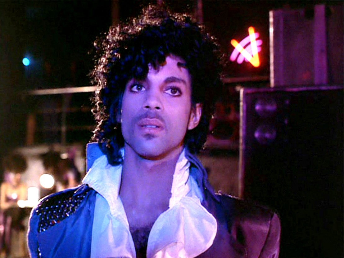Prince | Ο πρίγκιπας της Pop που έφερε τη `μωβ βροχή` στη μουσική