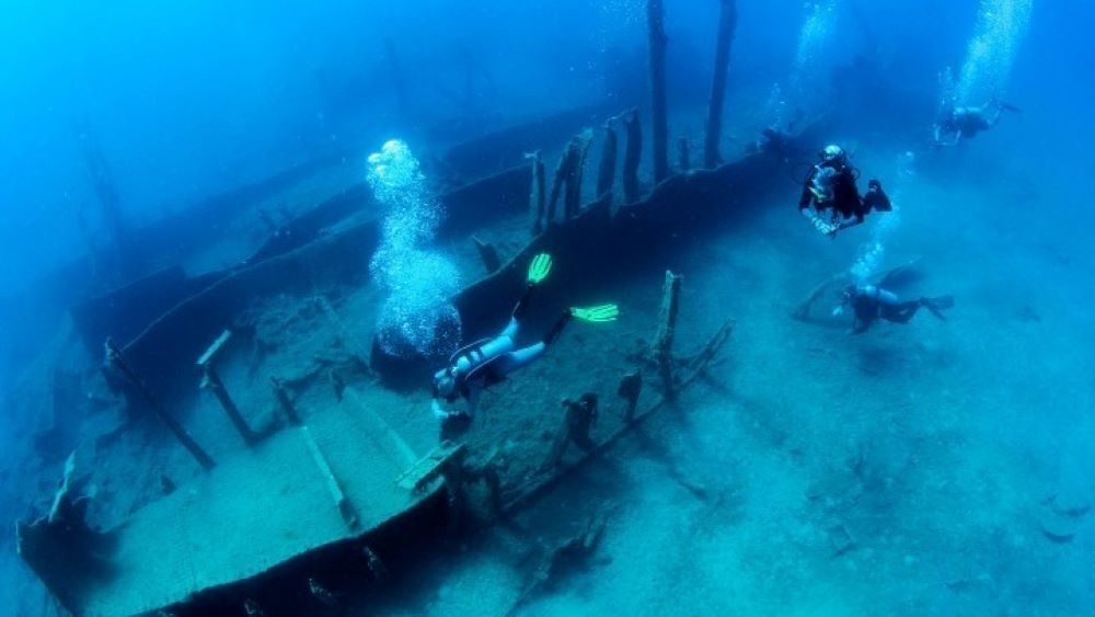 Οι λάτρεις του βυθού μπορούν πλέον να απολαύσουν 11 ναυάγια/μουσεία στην Ελλάδα