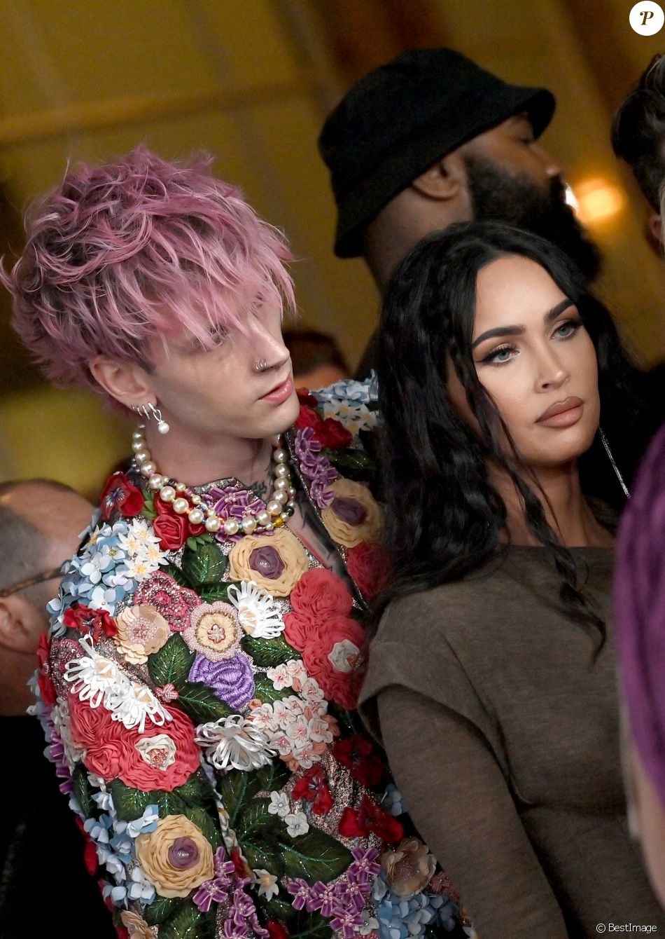 Ντοκιμαντέρ του Hulu ρίχνει φως στη ζωή του Machine Gun Kelly