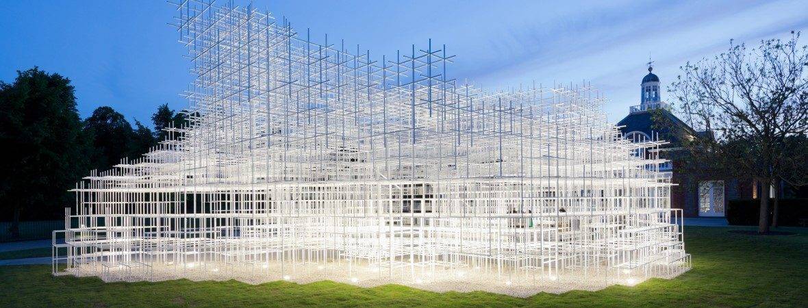 Για πρώτη φορά στην ιστορία του το "Serpentine Pavilion" περνά στα χέρια ενός καλλιτέχνη
