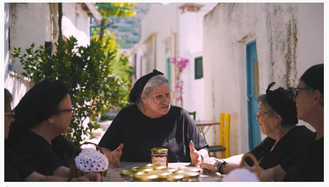 Ποιος τσακωμός και ποιος σασμός; Οι γιαγιάδες της Κρήτης επέστρεψαν – Το νέο video clip