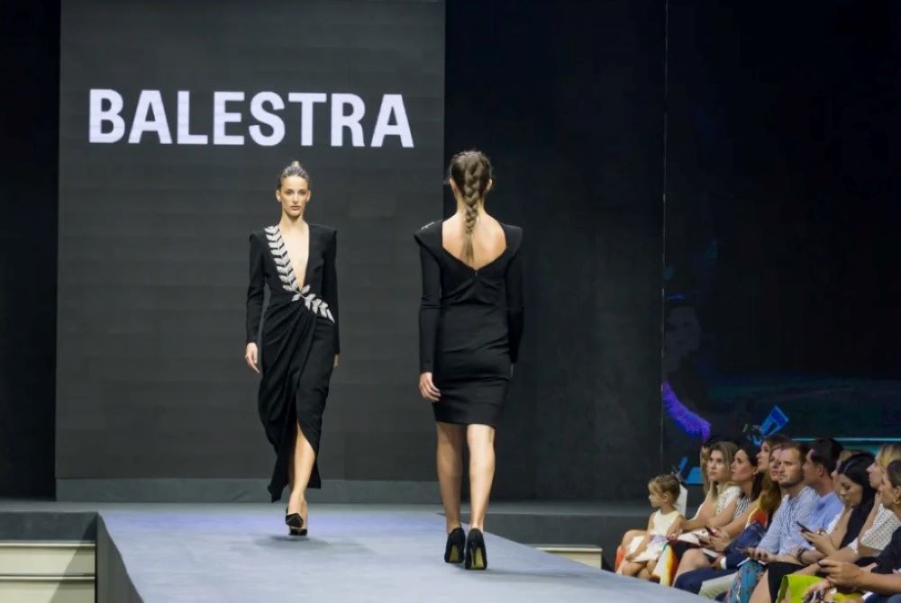 Ο Pierre Cardin κυριάρχησε στο 4ο Διεθνές Φεστιβάλ Μόδας
