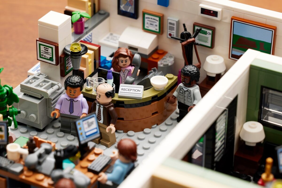 Η αμερικάνικη τηλεοπτική σειρά “The Office” έχει πλέον την Lego εκδοχή της
