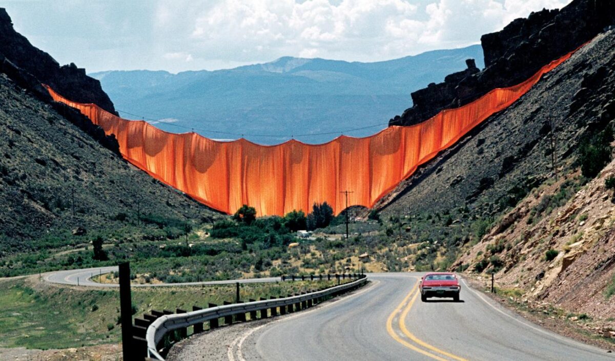 Η εφήμερη, συγκλονιστική τέχνη των Christo και Jeanne-Claude