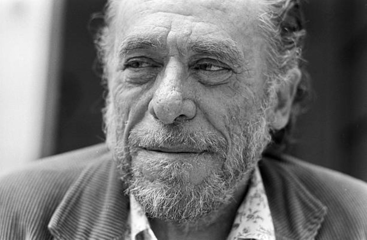 Charles Bukowski | Ο συγγραφεάς που έζησε μια οδύσσεια βασανισμένης ζωής