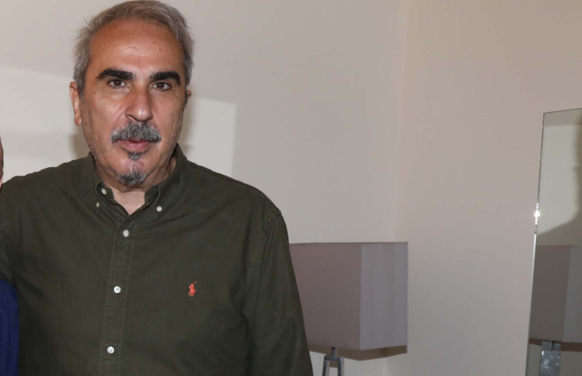 Ο Βαγγέλης Περρής επιστρέφει στην τηλεόραση με σατυρική εκπομπή
