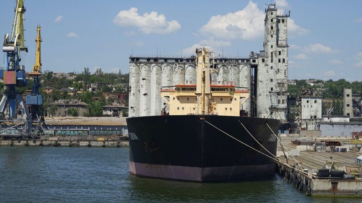 Πέφτουν οι τιμές σε βασικά είδη τροφίμων