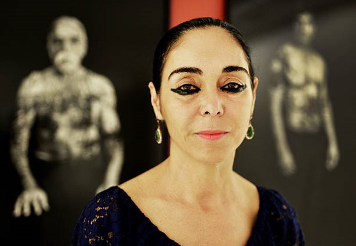 Shirin Neshat | Η Ιρανή εικαστικός με τις ισχυρές καλλιτεχνικές-πολιτικές εικόνες της