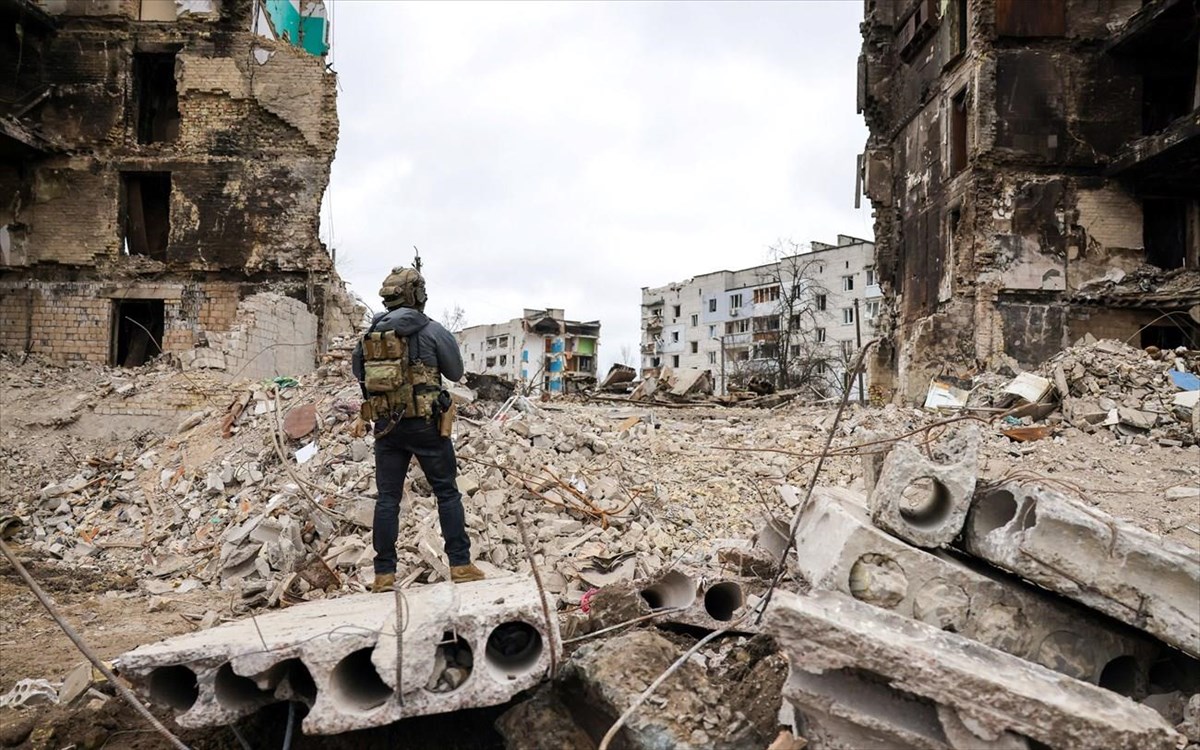 Ο Χάρτινος πύργος του Πούτιν καταρρέει 