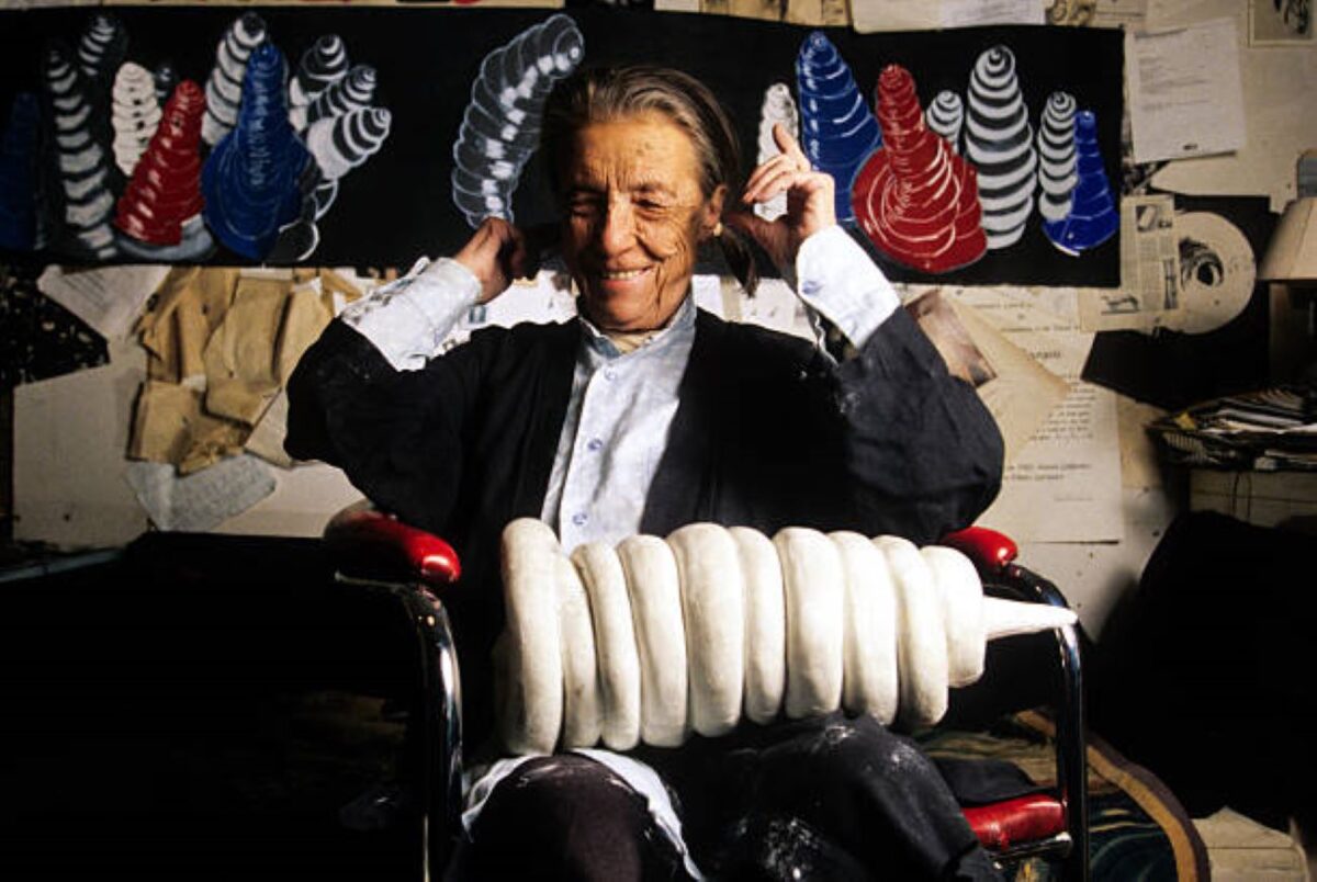 Louise Bourgeois | Η γλύπτρια που δημιούργησε τις γιγάντιες, χαλύβδινες αράχνες
