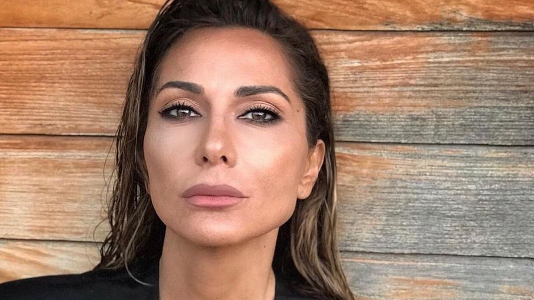 Δέσποινα Βανδή: «Δεν με έβλεπα αδύνατη τότε, κάποιοι με έλεγαν ανορεκτική, λέω “μα δίκιο είχαν, ήταν κιλά αυτά;”»