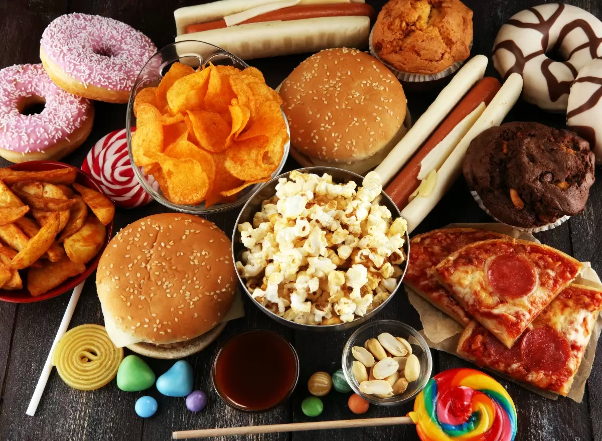Junk food  | Πώς βλάπτει ΚΑΙ τον εγκέφαλο μας