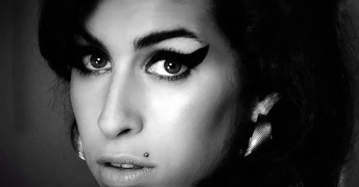Back to Black | H ταινία για τη ζωή της Winehouse & η πραγματική Amy
