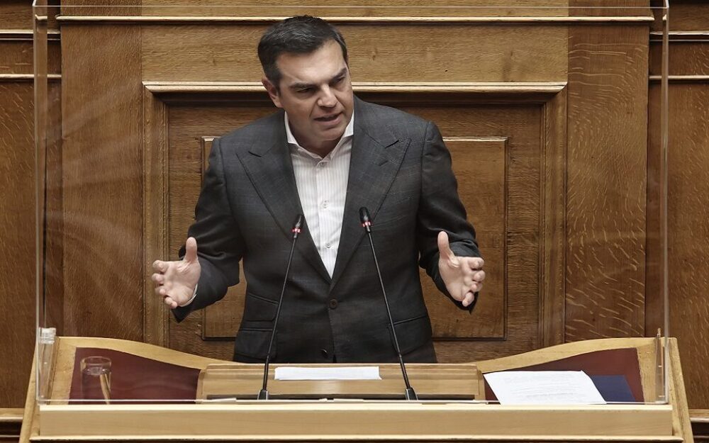 Κατέθεσε πρόταση δυσπιστίας ο Τσίπρας για τις παρακολουθήσεις