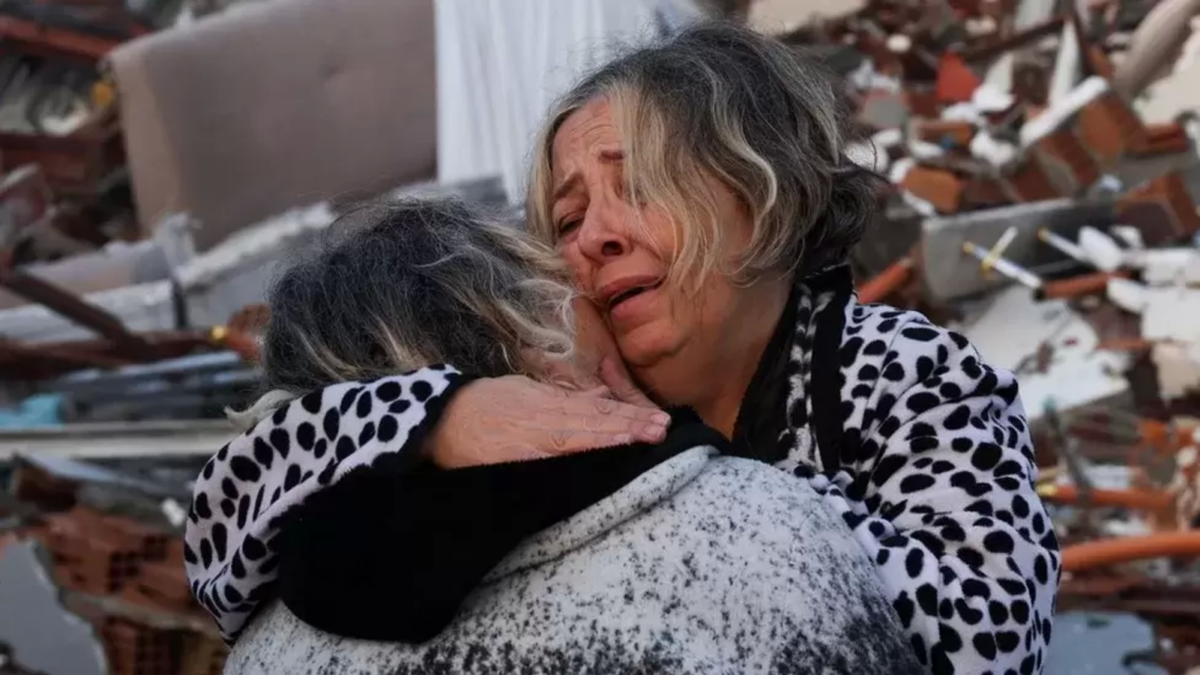 Σεισμός στην Τουρκία |  Εκτίμηση για 20.000 νεκρούς- «Μάχη» με το χρόνο δίνουν τα σωστικά συνεργεία -