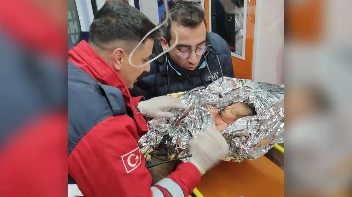 Σεισμός στην Τουρκία |Βρέφος 10 ημερών διασώθηκε με τη μητέρα του μετά από 90 ώρες