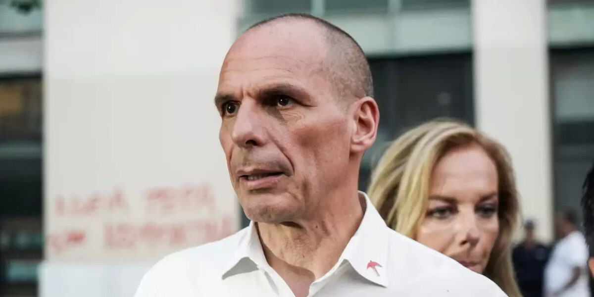 Βαρουφάκης | Σάλος για το εκτός λογικής σχέδιο του για κλείσιμο των Τραπεζών