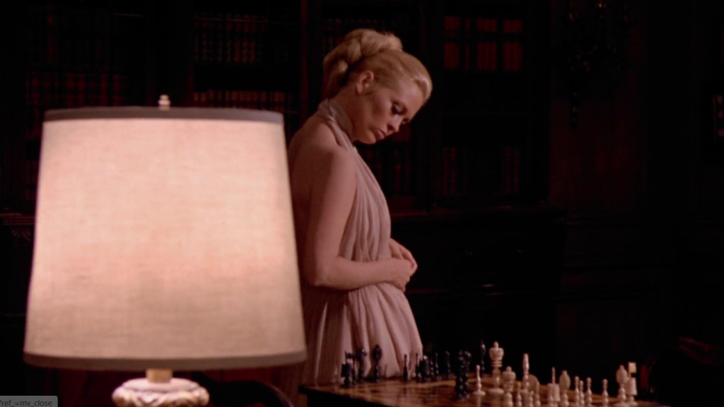 Φέι Ντάναγουεϊ στην ταινία "Υπόθεση Thomas Crown" (photo credit: ΙMDb)