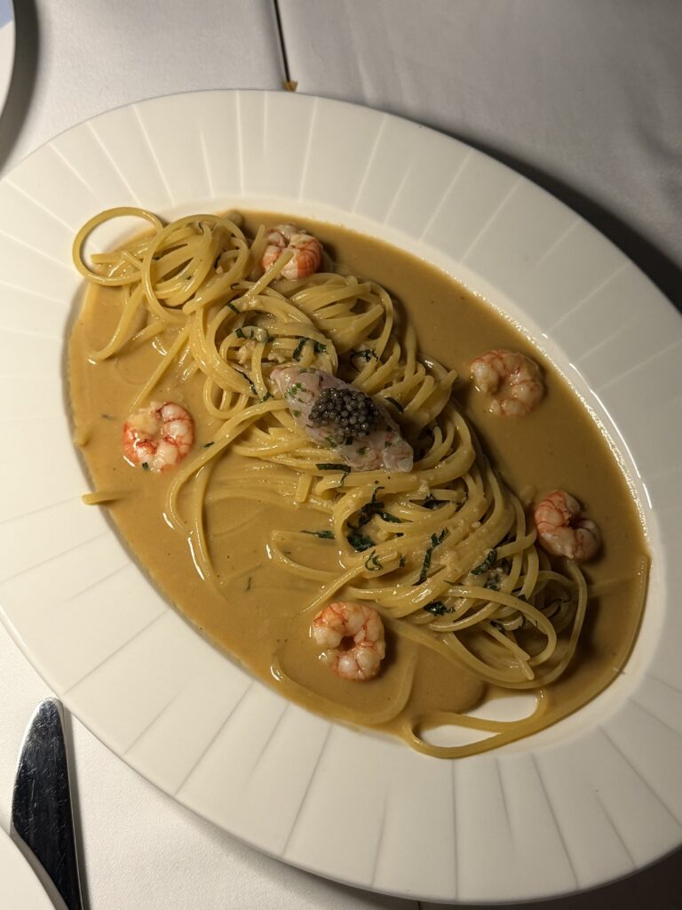 Ζυμαρικά με ταρταρ γαρίδας στο Atelier Παπαιωάννου