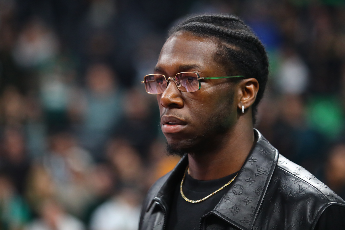 Ο Κέντρικ Ναν εκτός παρκέ, αλλά in fashion με το πανάκριβο τζάκετ του